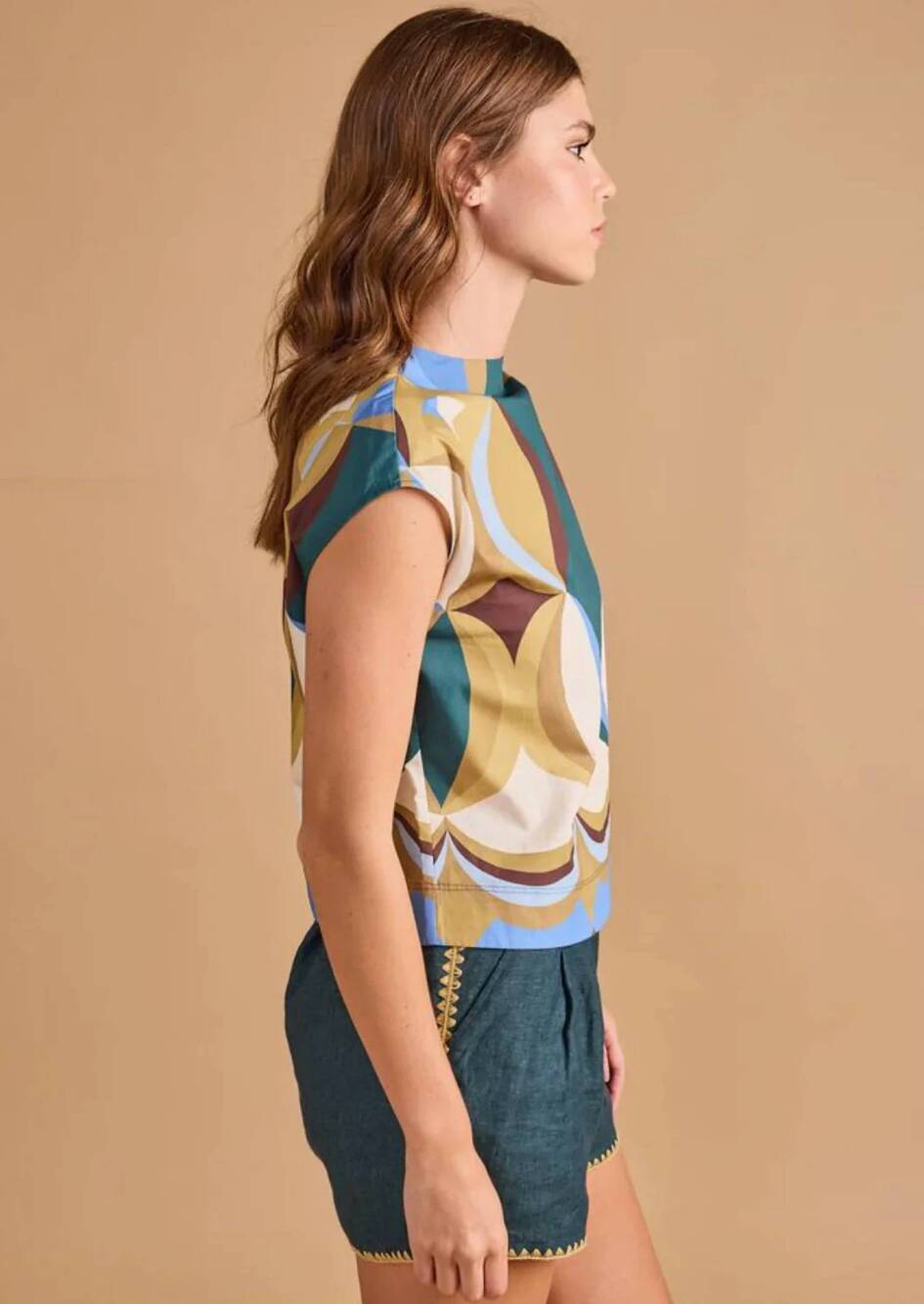 NEW THOMAS & LOURDES sadie mock neck top in pottery - Picture 3 of 3